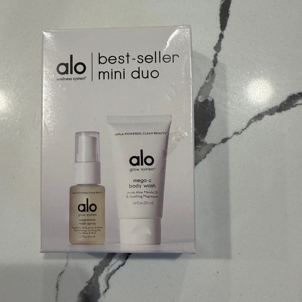 New in box! alo yoga best seller mini duo